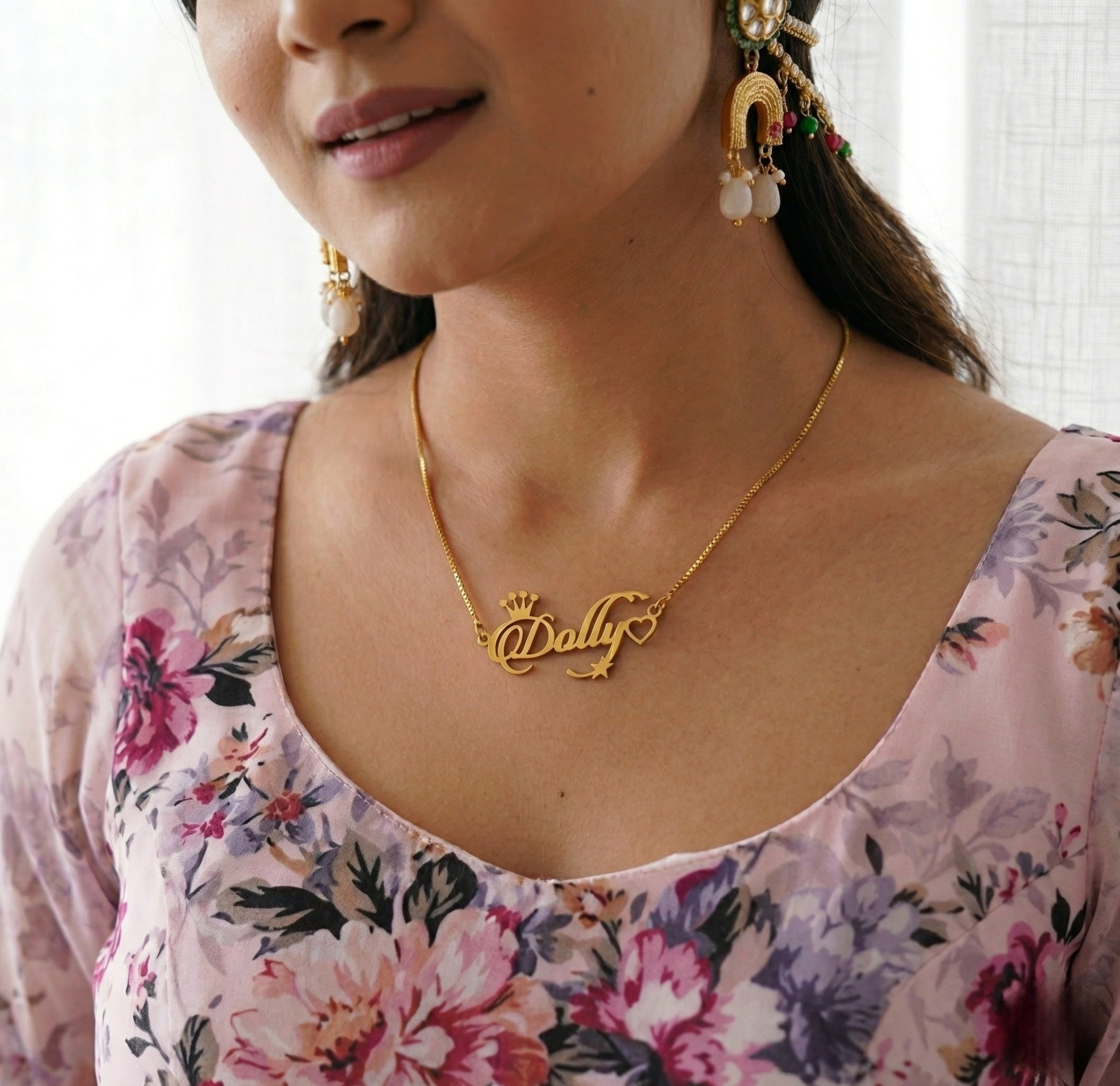 Personalized Crown Name Necklace with Heart & Star – Custom Gold Pendant for Women