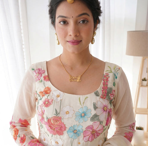 Custom Couple Name Necklace with Silhouette (Gold Finish)